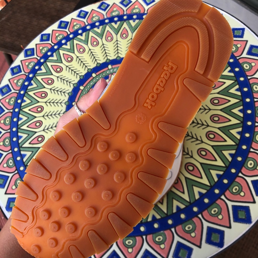 White Reebok - Picture 3 of 4